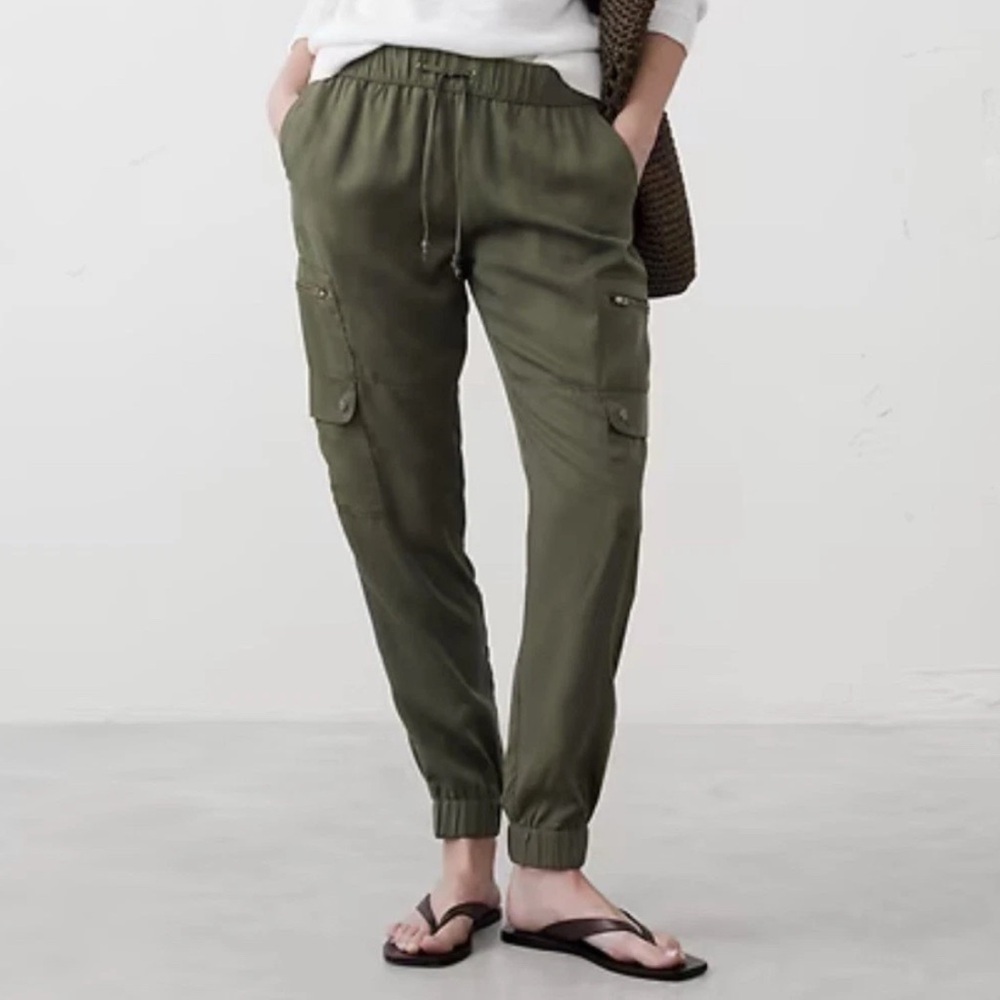 Banana Republic Olive Green Cargo Jogger Pants